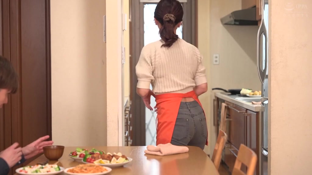 木下ひまり（花沢ひまり） 尻 キッチン